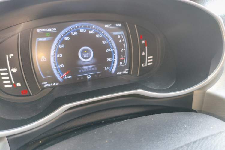 Used Geely Auto Emgrand X7 Sport 2016 1.8TD Automatic ZhiZun Version Odometer Close Up