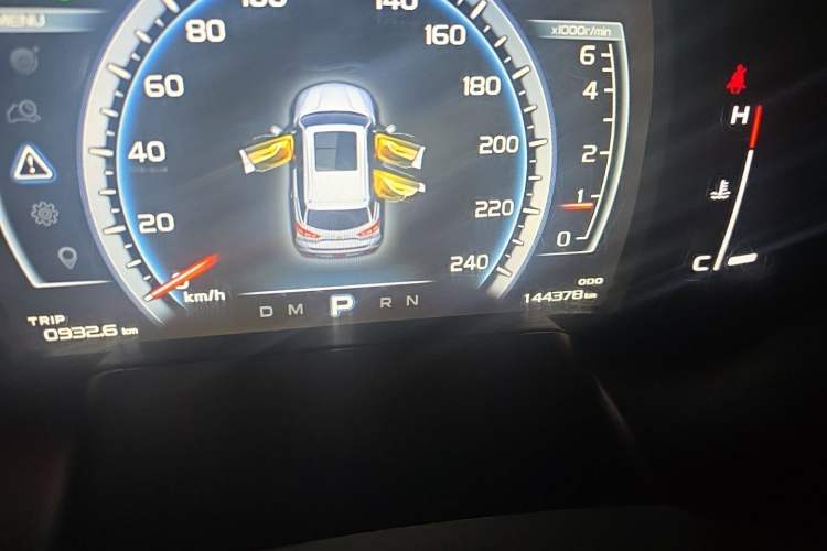 Used Geely Auto Emgrand X7 Sport 2016 1.8TD Automatic ZhiZun Version Odometer Close Up