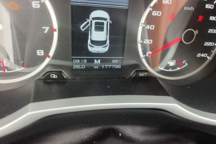 Used Geely Auto Emgrand X7 Sport 2016 2.0L Manual Smart Connect Version Odometer Close Up