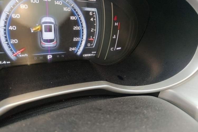 Used Geely Auto Emgrand X7 Sport 2016 1.8TD Automatic Smart Model Odometer Close Up