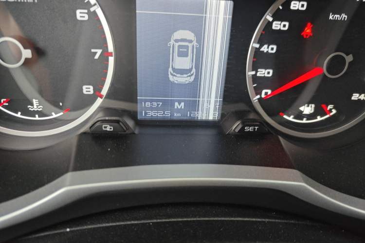 Used Geely Auto Emgrand X7 Sport 2016 2.0L Manual ZhiShang Version Odometer Close Up