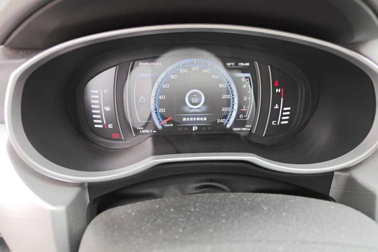 Used Geely Auto Emgrand X7 Sport 2016 1.8TD Automatic Smart Model Odometer Close Up