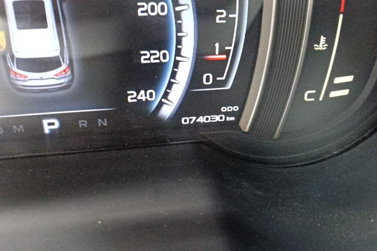 Used Geely Auto Emgrand X7 Sport 2016 1.8TD Automatic ZhiZun Version Odometer Close Up