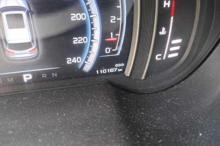 Used Geely Auto Emgrand X7 Sport 2016 1.8TD Automatic All-Wheel-Drive ZhiZun Edition Odometer Close Up