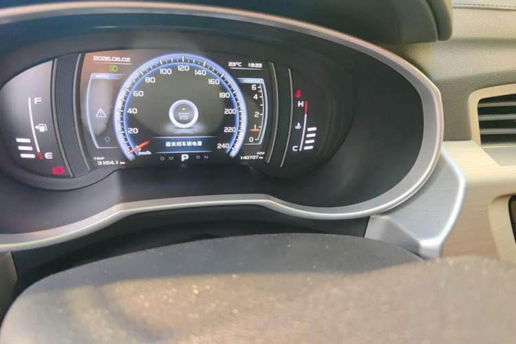 Used Geely Auto Emgrand X7 Sport 2016 1.8TD Automatic ZhiZun Version Odometer Close Up