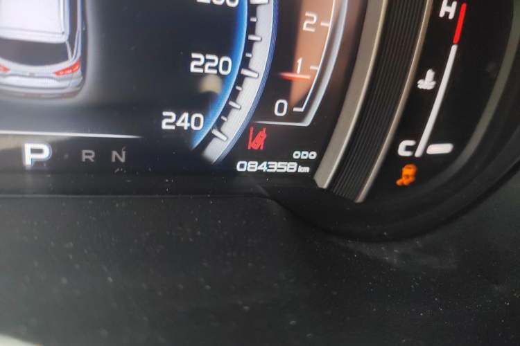 Used Geely Auto Emgrand X7 Sport 2016 1.8TD Automatic ZhiZun Version Odometer Close Up