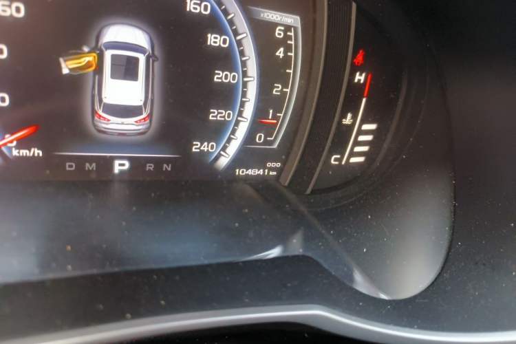 Used Geely Auto Emgrand X7 Sport 2016 1.8TD Automatic Smart Connectivity Version Odometer Close Up