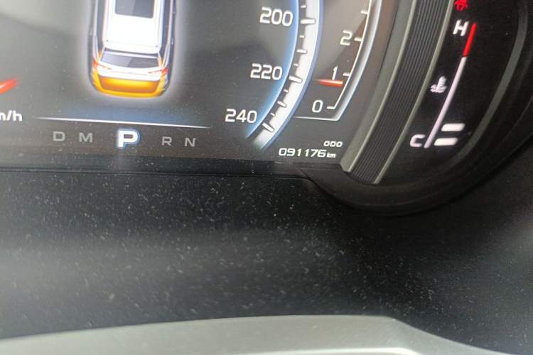 Used Geely Auto Emgrand X7 Sport 2016 1.8TD Automatic ZhiZun Version Odometer Close Up