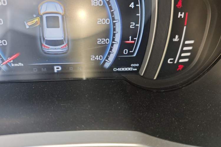 Used Geely Auto Emgrand X7 Sport 2016 1.8TD Automatic ZhiZun Version Odometer Close Up
