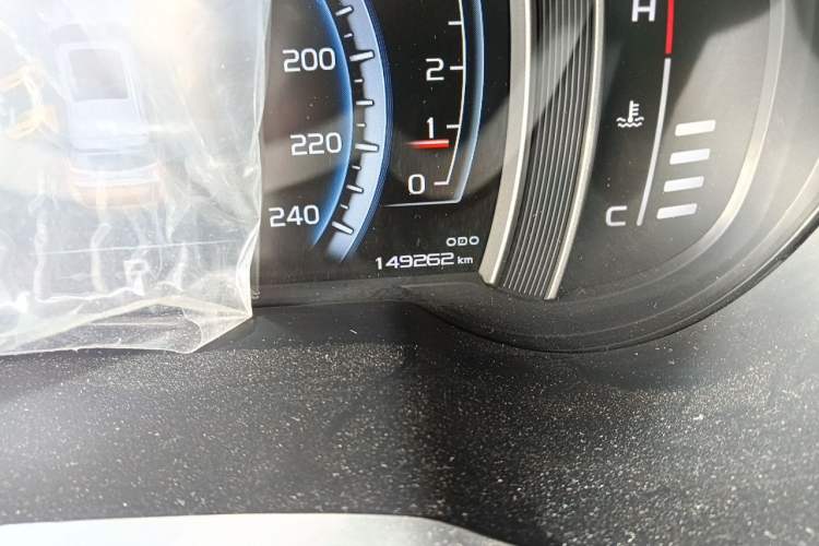 Used Geely Auto Emgrand X7 Sport 2016 1.8TD Automatic ZhiZun Version Odometer Close Up