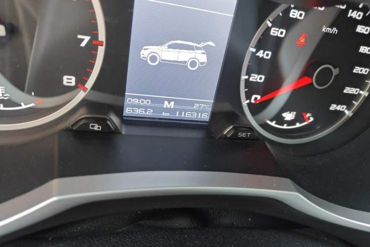 Used Geely Auto Emgrand X7 Sport 2016 2.0L Manual ZhiShang Version Odometer Close Up