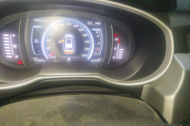 Used Geely Auto Emgrand X7 Sport 2016 1.8TD Automatic All-Wheel-Drive ZhiZun Edition Odometer Close Up