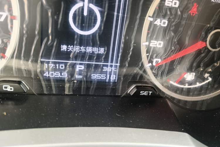 Used Geely Auto Emgrand X7 Sport 2016 1.8TD Automatic ZhiShang Model Odometer Close Up
