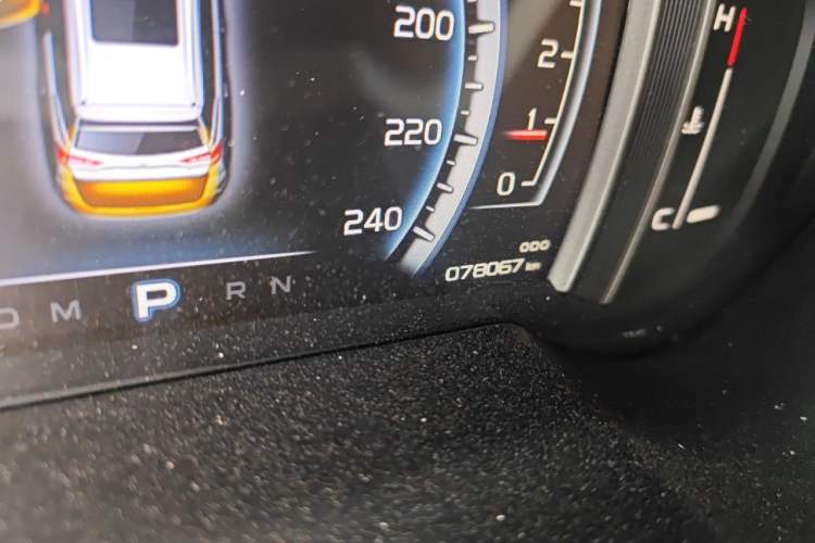 Used Geely Auto Emgrand X7 Sport 2016 1.8TD Automatic ZhiZun Version Odometer Close Up