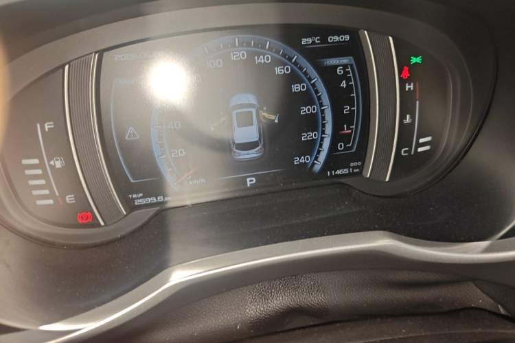 Used Geely Auto Emgrand X7 Sport 2016 1.8TD Automatic ZhiZun Version Odometer Close Up