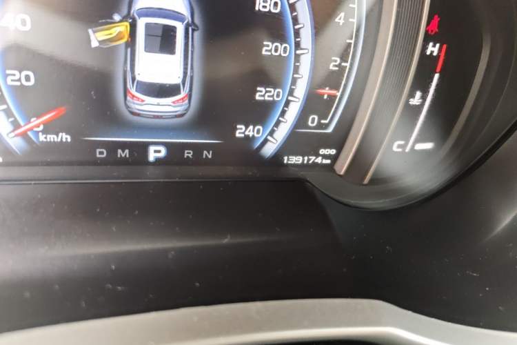 Used Geely Auto Emgrand X7 Sport 2016 1.8TD Automatic ZhiZun Version Odometer Close Up