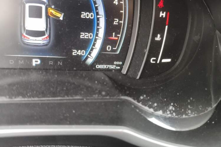 Used Geely Auto Emgrand X7 Sport 2016 1.8TD Automatic Smart Connectivity Version Odometer Close Up