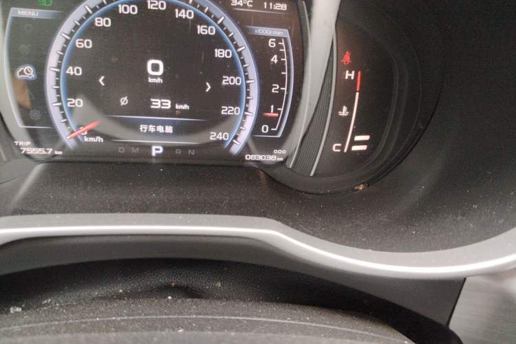 Used Geely Auto Emgrand X7 Sport 2016 1.8TD Automatic ZhiZun Version Odometer Close Up