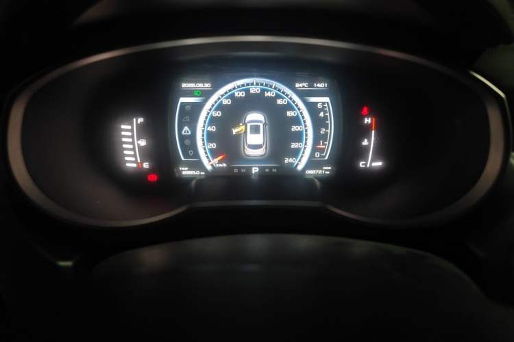 Used Geely Auto Emgrand X7 Sport 2016 1.8TD Automatic ZhiZun Version Odometer Close Up