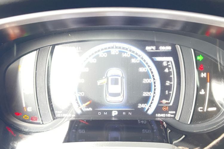 Used Geely Auto Emgrand X7 Sport 2016 1.8TD Automatic Smart Model Odometer Close Up