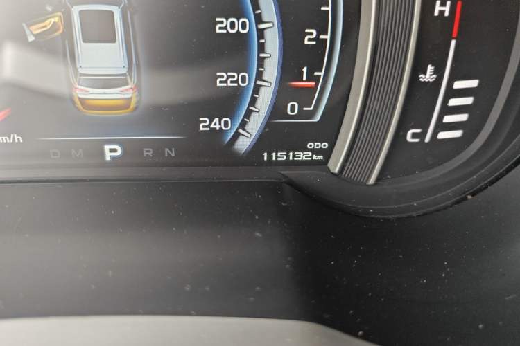 Used Geely Auto Emgrand X7 Sport 2016 1.8TD Automatic ZhiZun Version Odometer Close Up
