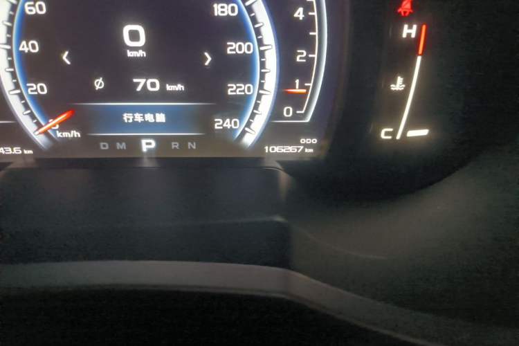 Used Geely Auto Emgrand X7 Sport 2016 1.8TD Automatic All-Wheel-Drive ZhiZun Edition Odometer Close Up