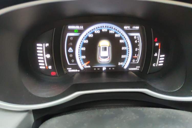 Used Geely Auto Emgrand X7 Sport 2016 1.8TD Automatic Smart Connectivity Version Odometer Close Up