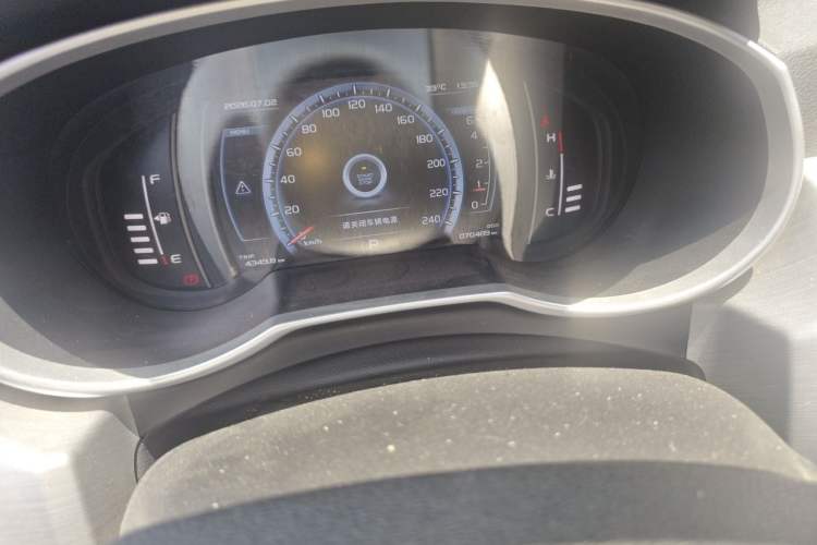 Used Geely Auto Emgrand X7 Sport 2016 1.8TD Automatic ZhiZun Version Odometer Close Up