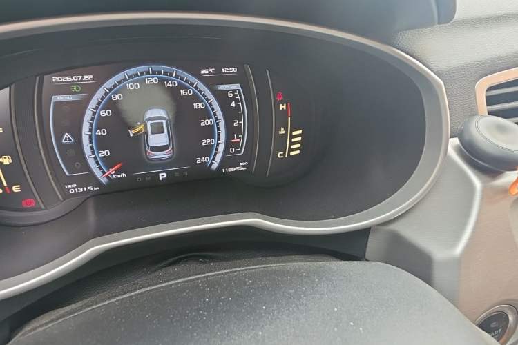 Used Geely Auto Emgrand X7 Sport 2016 1.8TD Automatic ZhiZun Version Odometer Close Up