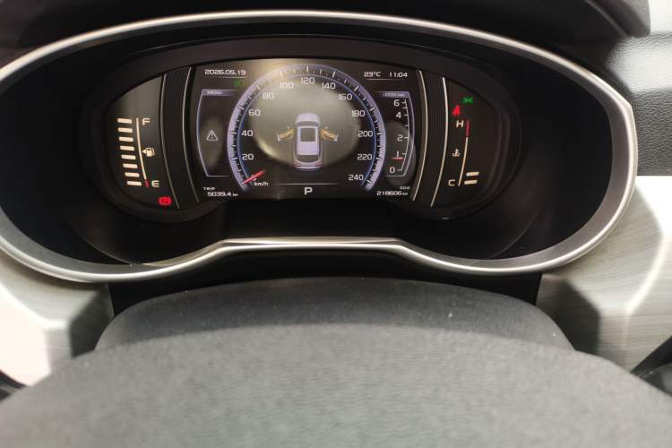 Used Geely Auto Emgrand X7 Sport 2016 1.8TD Automatic ZhiZun Version Odometer Close Up