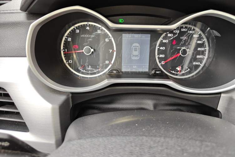 Used Geely Auto Emgrand X7 Sport 2016 2.0L Manual ZhiShang Version Odometer Close Up