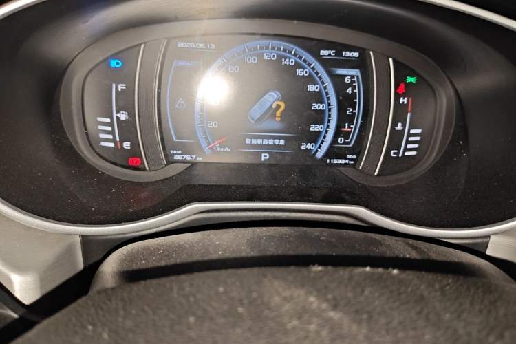 Used Geely Auto Emgrand X7 Sport 2016 1.8TD Automatic ZhiShang Model Odometer Close Up