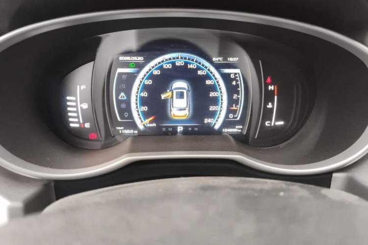 Used Geely Auto Emgrand X7 Sport 2016 1.8TD Automatic Smart Model Odometer Close Up