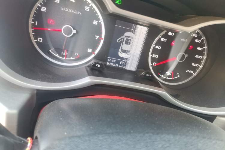 Used Geely Auto Emgrand X7 Sport 2016 1.8TD Automatic ZhiShang Model Odometer Close Up