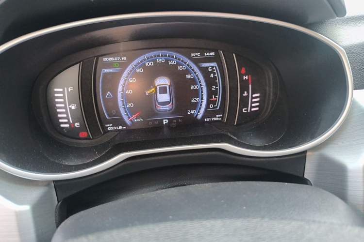 Used Geely Auto Emgrand X7 Sport 2016 1.8TD Automatic Smart Connectivity Version Odometer Close Up