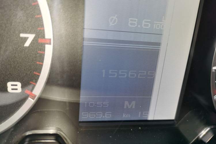 Used Geely Auto Emgrand X7 Sport 2016 2.0L Manual Smart Connect Version Odometer Close Up
