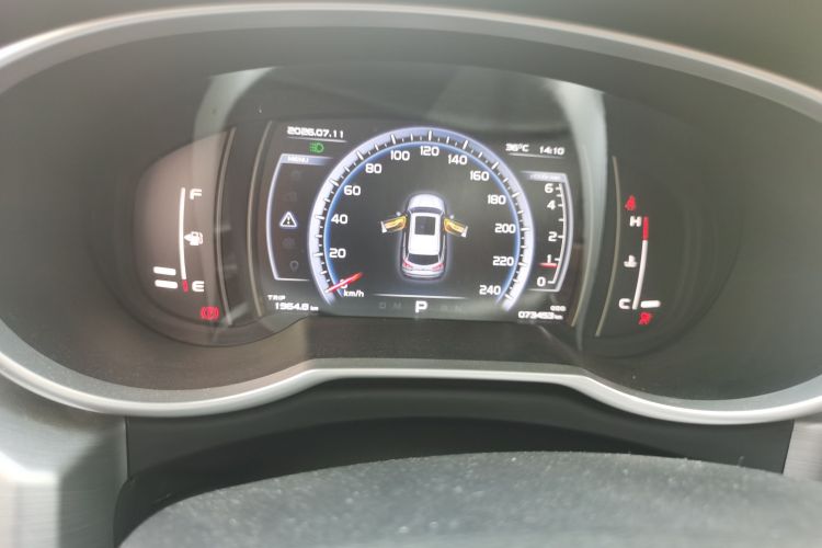 Used Geely Auto Emgrand X7 Sport 2016 1.8TD Automatic ZhiZun Version Odometer Close Up