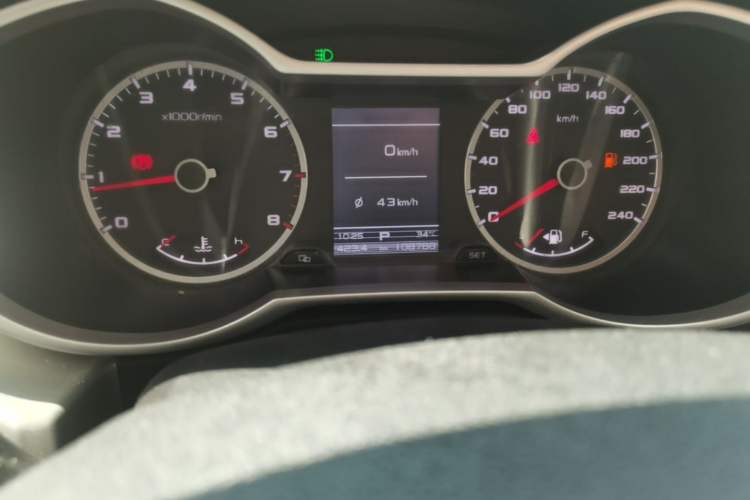 Used Geely Auto Emgrand X7 Sport 2016 1.8TD Automatic ZhiShang Model Odometer Close Up