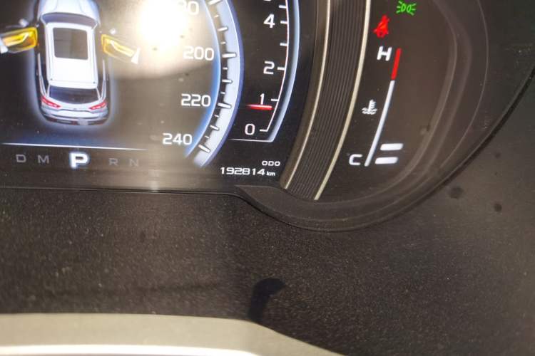 Used Geely Auto Emgrand X7 Sport 2016 1.8TD Automatic All-Wheel-Drive ZhiZun Edition Odometer Close Up