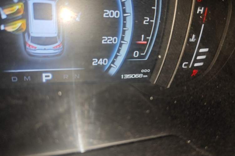 Used Geely Auto Emgrand X7 Sport 2016 1.8TD Automatic Smart Connectivity Version Odometer Close Up