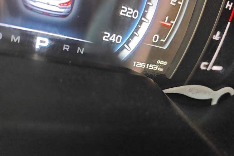 Used Geely Auto Emgrand X7 Sport 2016 1.8TD Automatic ZhiZun Version Odometer Close Up