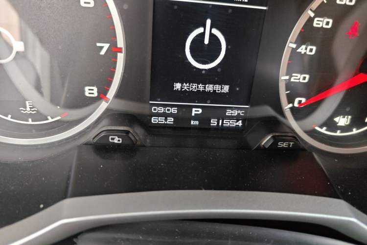 Used Geely Auto Emgrand X7 Sport 2016 1.8TD Automatic ZhiShang Model Odometer Close Up