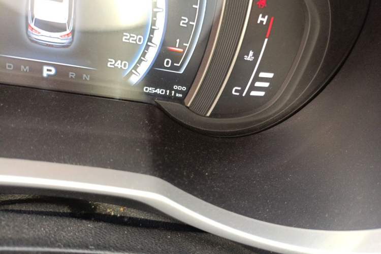 Used Geely Auto Emgrand X7 Sport 2016 1.8TD Automatic Smart Model Odometer Close Up