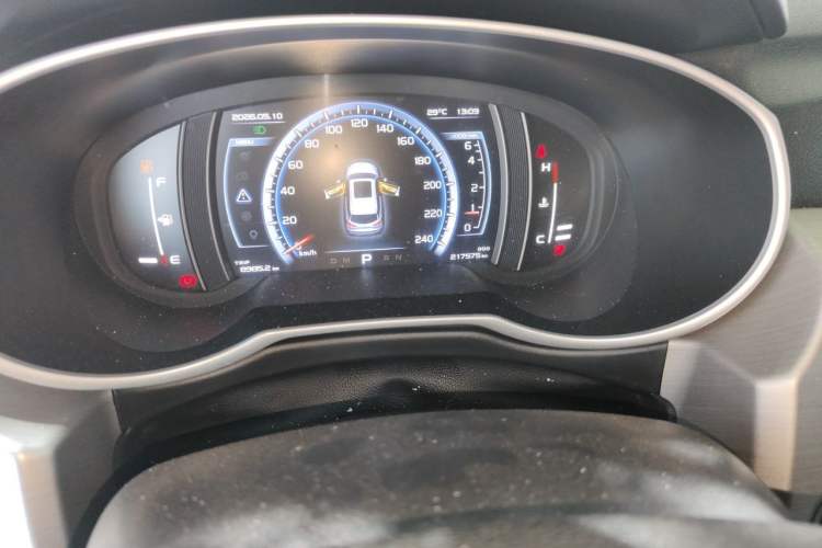 Used Geely Auto Emgrand X7 Sport 2016 1.8TD Automatic ZhiZun Version Odometer Close Up
