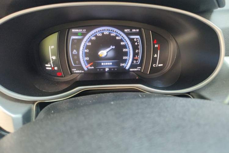 Used Geely Auto Emgrand X7 Sport 2016 1.8TD Automatic ZhiZun Version Odometer Close Up