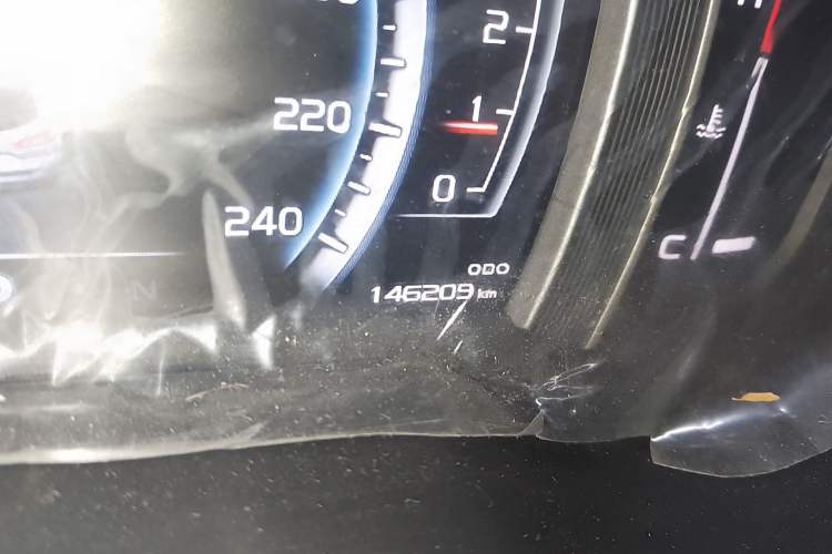 Used Geely Auto Emgrand X7 Sport 2016 1.8TD Automatic ZhiZun Version Odometer Close Up