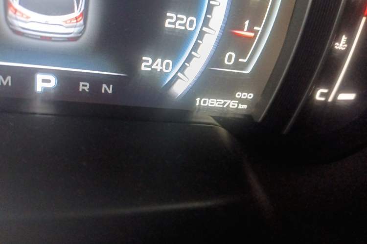 Used Geely Auto Emgrand X7 Sport 2016 1.8TD Automatic ZhiZun Version Odometer Close Up