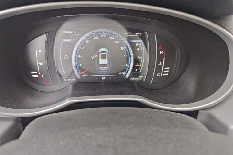 Used Geely Auto Emgrand X7 Sport 2016 1.8TD Automatic ZhiZun Version Odometer Close Up