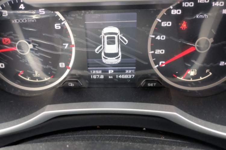 Used Geely Auto Emgrand X7 Sport 2016 1.8TD Automatic ZhiShang Model Odometer Close Up