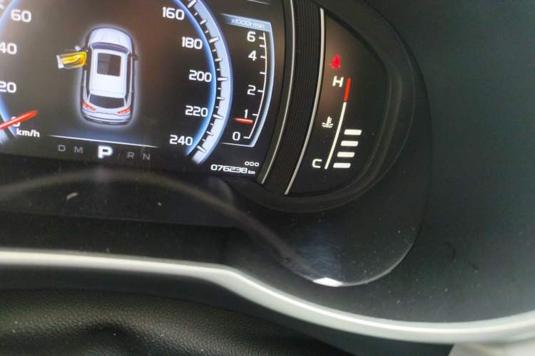 Used Geely Auto Emgrand X7 Sport 2016 1.8TD Automatic ZhiZun Version Odometer Close Up